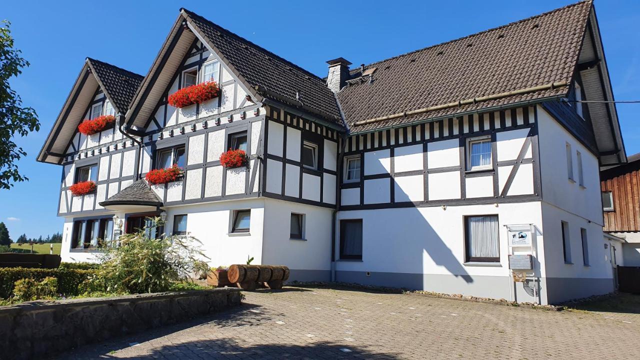 Landgasthof Rademacher Finnentrop Exterior foto