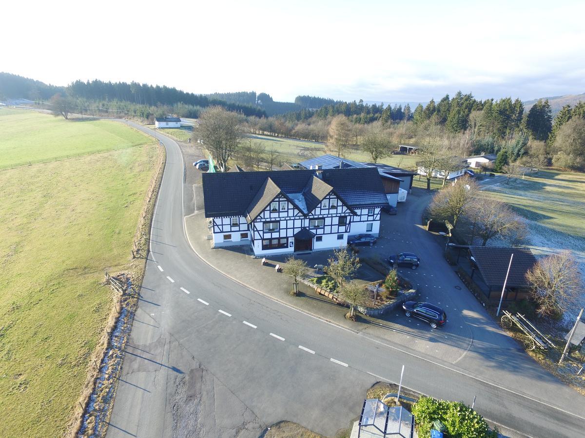 Landgasthof Rademacher Finnentrop Exterior foto